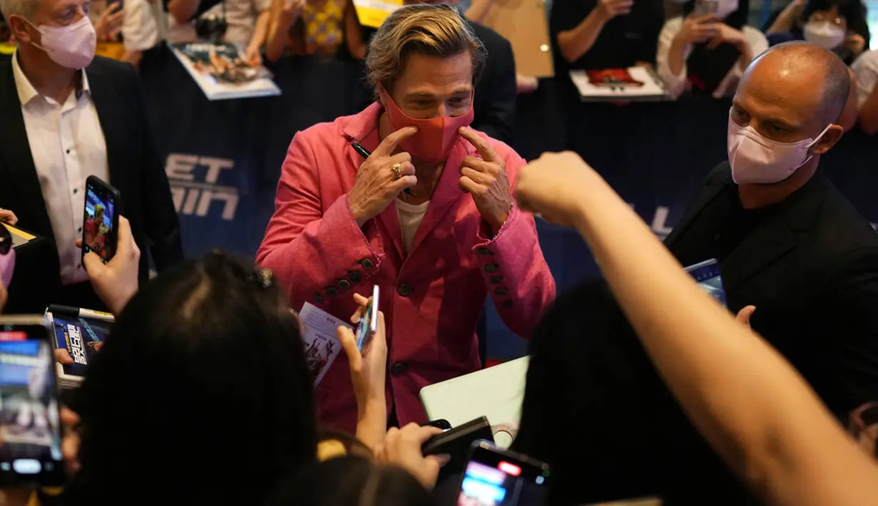 Brad Pitt dalam premier Bullet Train di Seoul, 19 Agustus 2022. (AP Photo/Lee Jin-man)