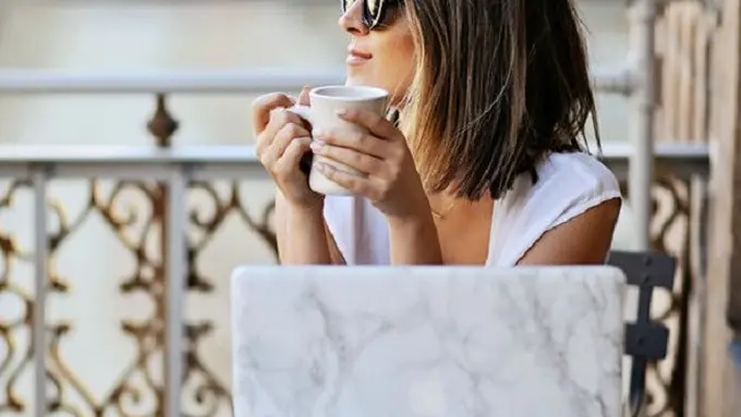 Menurutmu buruh sudah makmur hidupnya? (via. Pinterest)