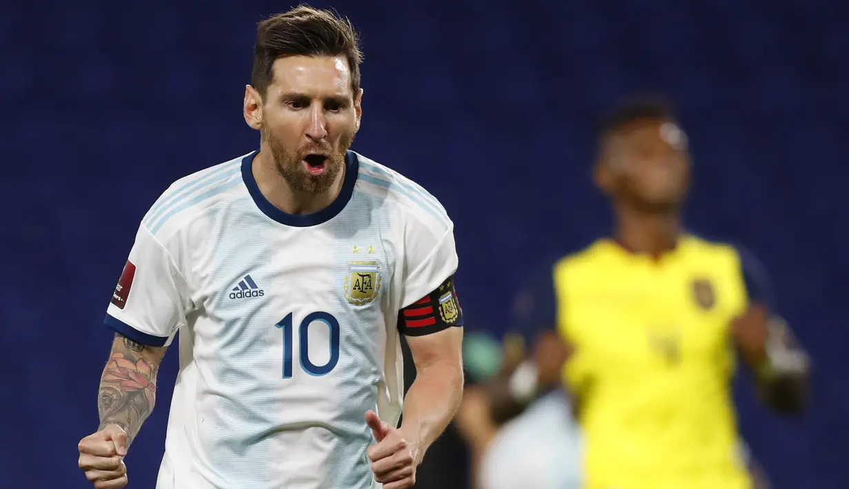 Penyerang Argentina, Lionel Messi, merayakan gol yang dicetaknya ke gawang Ekuador pada laga kualifikasi Piala Dunia 2022 di Stadion Bombonera, Jumat (9/10/2020) pagi WIB. Argentina menang 1-0 atas Ekuador. (AFP/Agustin Marcarian/pool)