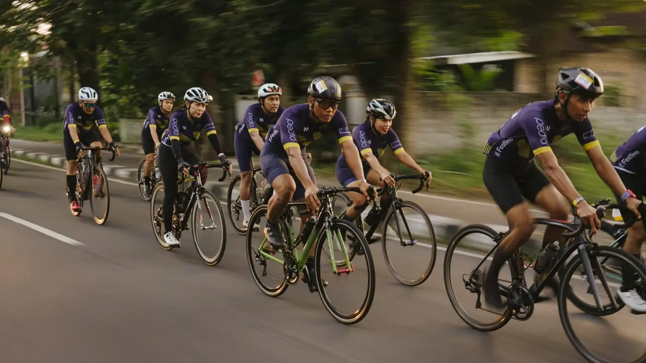Peserta balap sepeda Cycling Series Il Festino 2024