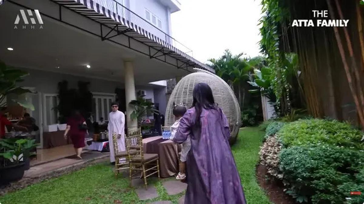 6 Potret Belakang Rumah Kris Dayanti di Jakarta yang Asri dengan Taman Hijau Tertata Rapi