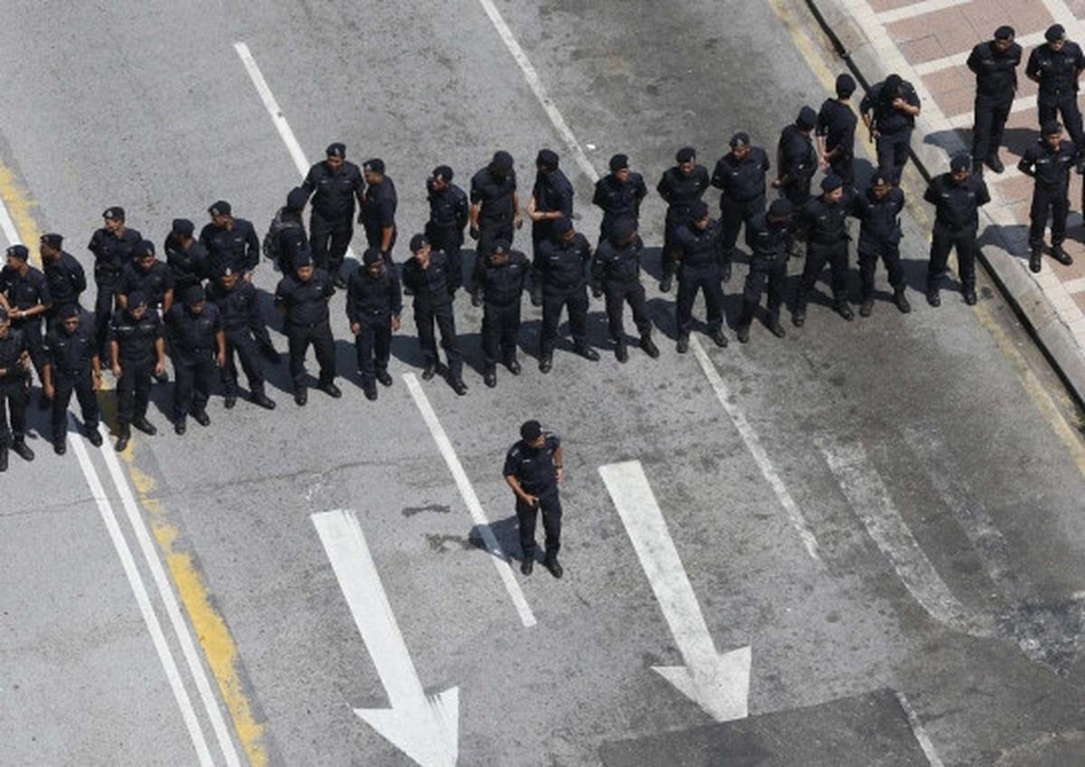 Ribuan warga Malaysia turun ke jalan tuntut Najib Razak mundur