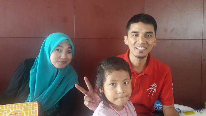 Chairul berserta keluarganya saat menikmati kids zone di Indonesia Open 2019 (Liputan6.com/Luthfie Febrianto)