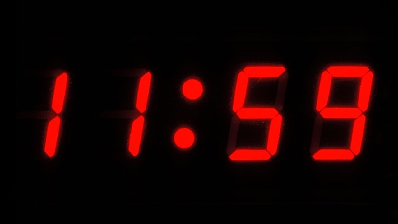 Bawa Jam Buatan Tangan ke Sekolah, Bocah 14 Tahun Diborgol