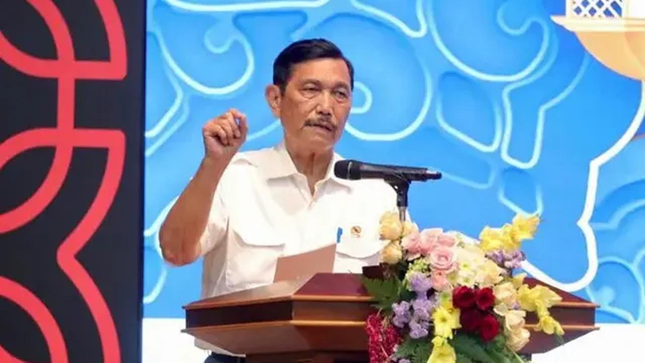 Luhut menilai, kepempimpinan Ketua Umum Partai Golkar Airlangga Hartarto saat ini cukup bagus. Dia mengaku tidak punya masalah dengan Airlangga.