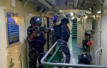 KRI Teuku Umar dan Kopaska Gelar Latihan VBSS Intensif di Natuna, Perkuat Keamanan Maritim Indonesia
