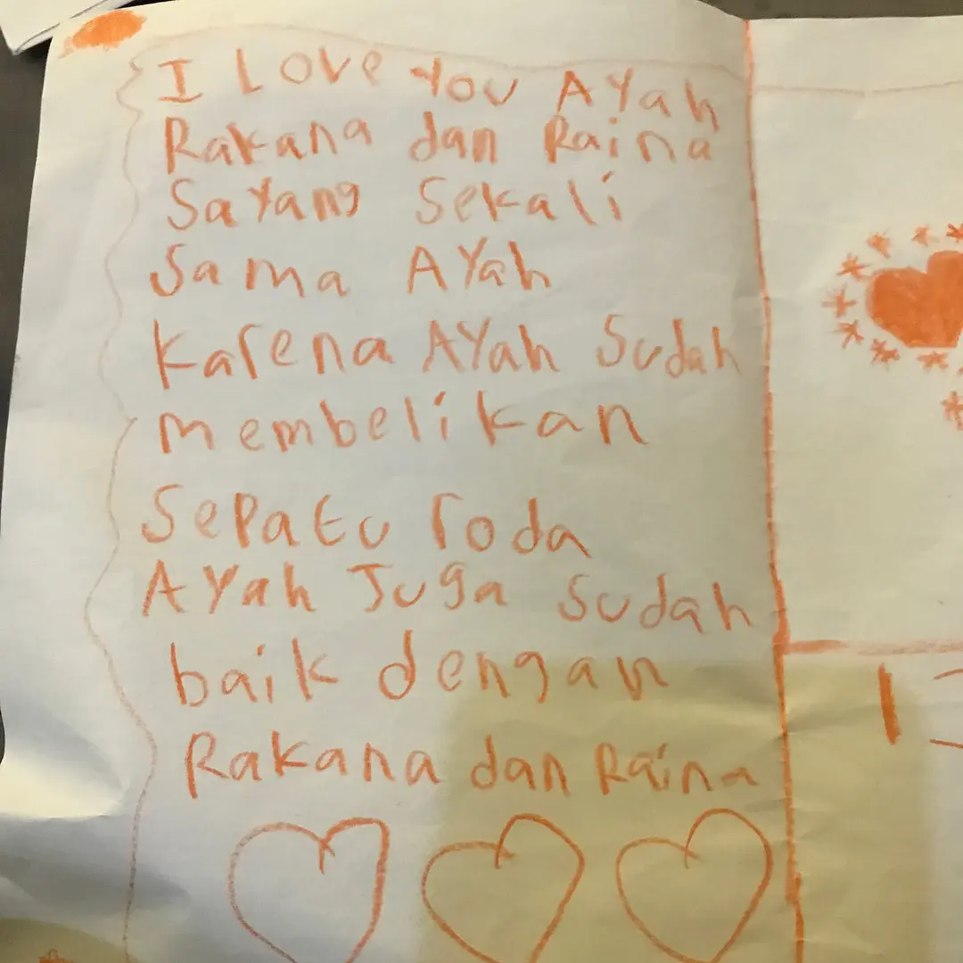 Surat dari anak-anak Irfan Hakim. (Instagram - @irfanhakim75)