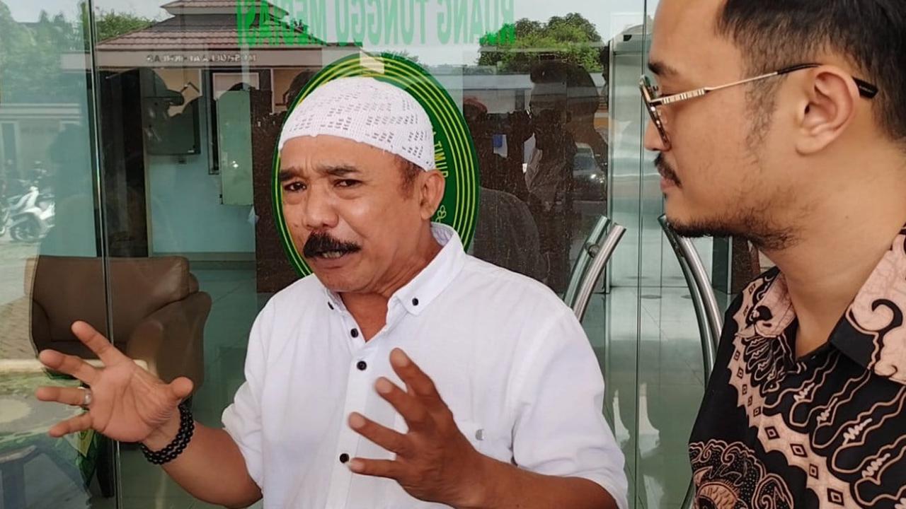 Nasib serupa dialami pelawak Opie Kumis yang nyaleg dari Partai Amanat Nasional (PAN) untuk DPRD DKI Jakarta.<br>