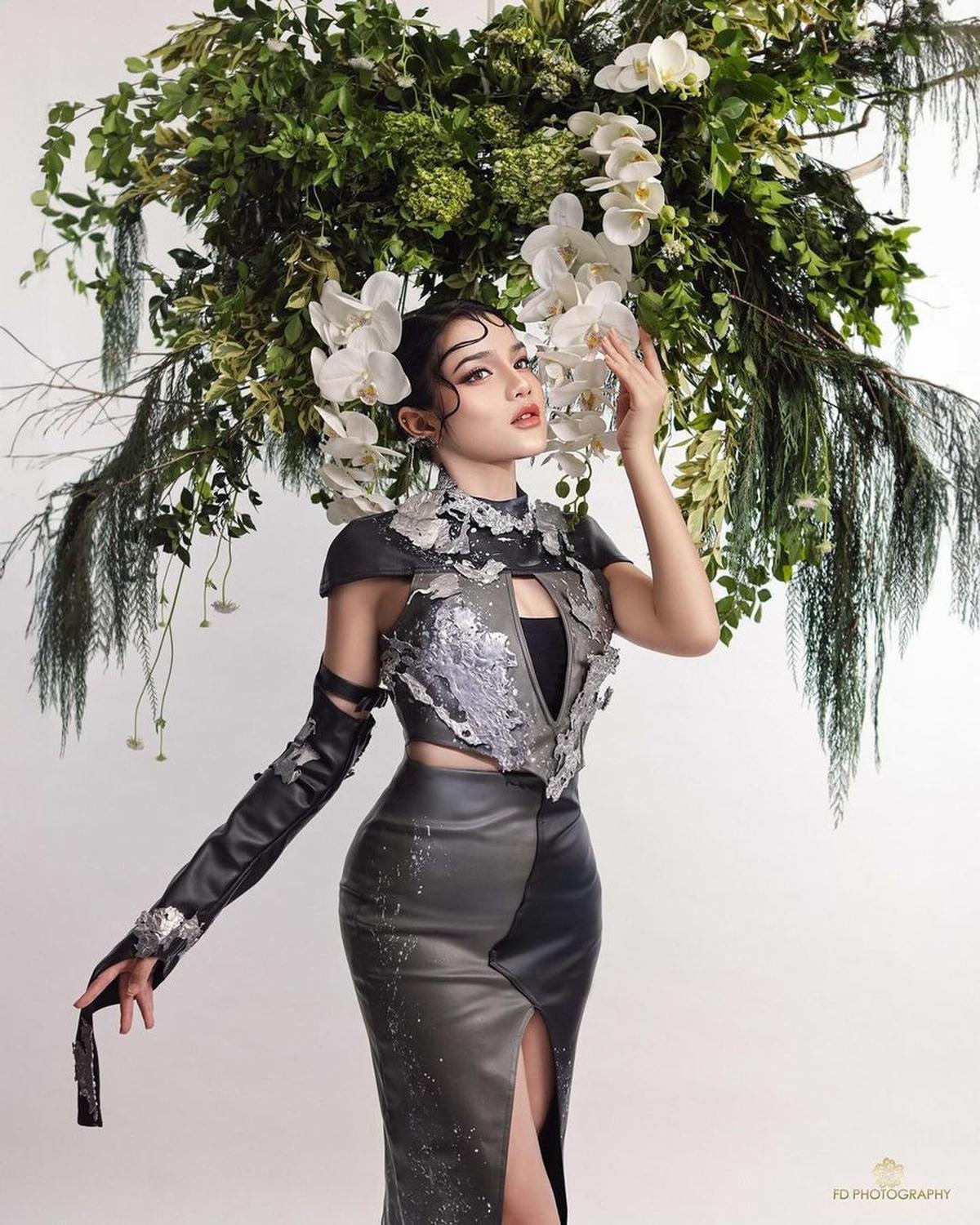 Bikin Takjub dan Berkali-Kali Dipuji Netizen, Ini 7 Potret Davina Karamoy dalam Penampilan Simple namun Tetap Berkelas - Photoshoot Terbaru Jadi Sorotan