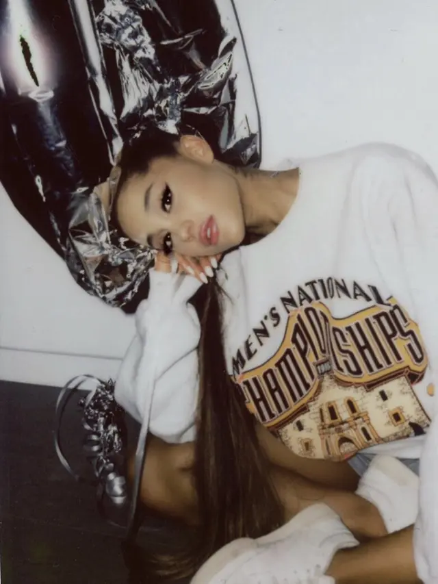 [Bintang] Ariana Grande