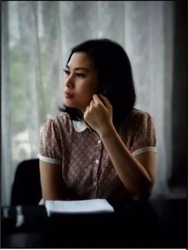 Pesona Anya Diwnov yang belum menikah di usia 40 tahun, padahal sudah satu dekade pacaran dengan sang kekasih