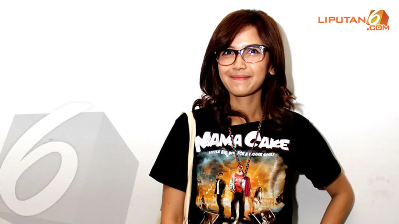 dinda-kanya-130815c.jpg