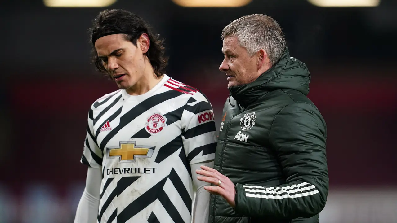 FOTO: Berniat Hengkang dari Old Trafford, Ini 5 Calon Pengganti Edinson Cavani - EDinson Cavani; Ole Gunnar Solskjaer