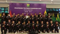 Ketua Umum PP PBSI Fadil Imran melepas skuad Indonesia ke Piala Sudirman 2025 di Pelatnas PBSI Cipayung, Jakarta, Senin (21/4/2005). (foto: Liputan6.com/Bogi Triyadi)