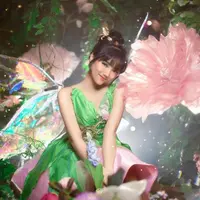 Fuji menjalani pemotretan berkonsep Tinker Bell [instagram/fuji_an]