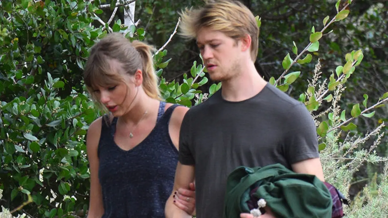 [Bintang] Taylor Swift dan Joe Alwyn