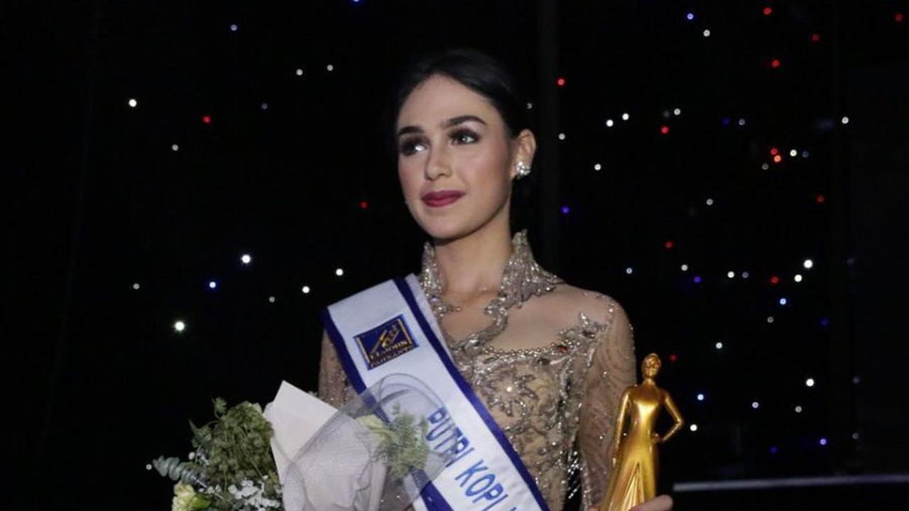 Sepak terjang Shania Binti Mahir Hamdun berlanjut pada tahun 2019, ketika ia dinobatkan sebagai Puteri Kopi Indonesia dan meraih juara ketiga di Putera Puteri Pariwisata Nusantara.<br>