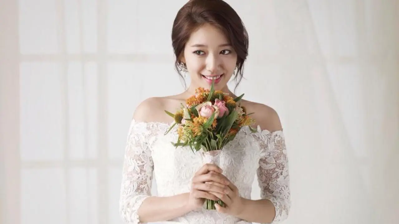 Park Shin Hye Bikin Taecyeon `2PM` Bertekuk Lutut