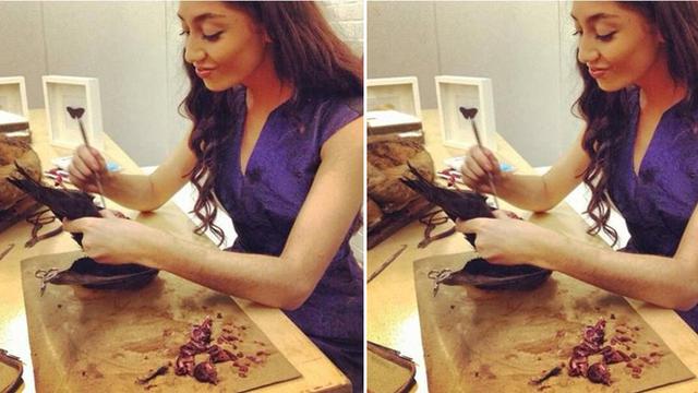 Seniman Cantik di Inggris Hobi Makan Bangkai Hewan