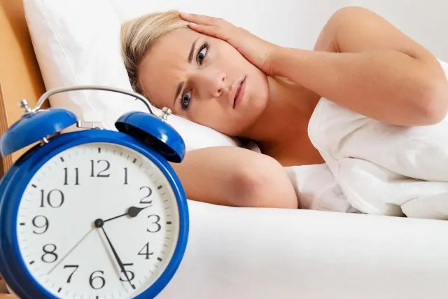 Insomnia bisa timbul sebagai dampak dari menumpuknya tekanan stres yang diderita