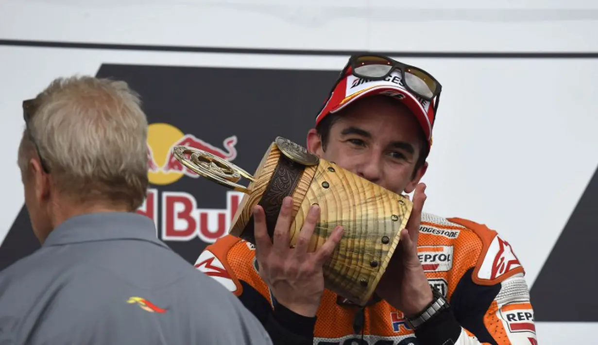 Marc Marquez dengan trofi juara yang ketiga kalinya di Austin