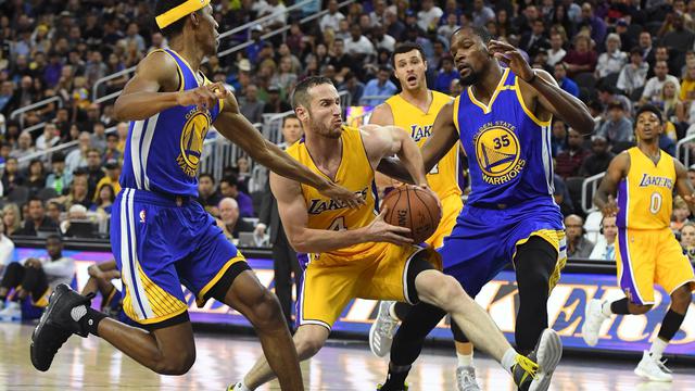 Aksi Marcelo Huertas