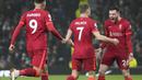 Liverpool akhirnya berhasil unggul pada babak kedua. Kali ini, Andrew Robertson (kanan) yang awalnya berkontribusi assist berhasil mencetak gol setelah meneruskan umpan dari Trent Alexander-Arnold lewat tandukannya. (AP/Frank Augstein)