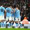 Skuad Manchester City merayakan gol Rayan Cherki dalam laga Carabao Cup versus Brentford, Kamis (18/12/2025). (AP Photo/Jon Super)