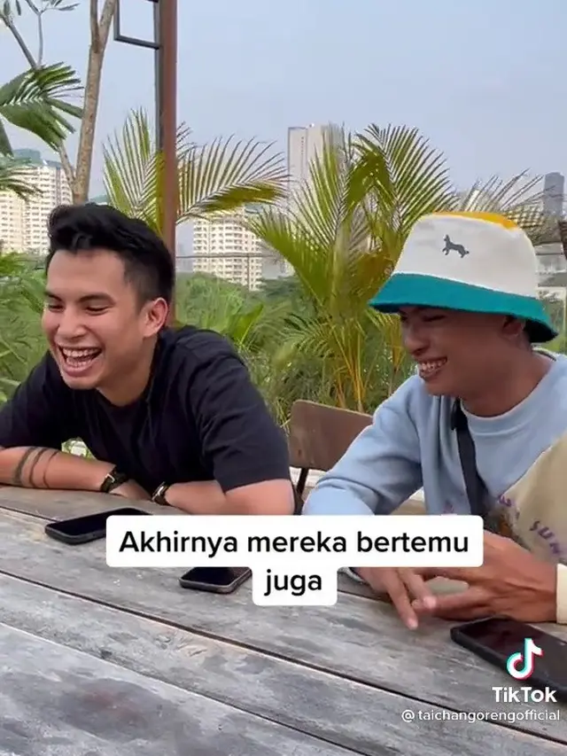 Okin dengan Kembaran Tukang Jamu