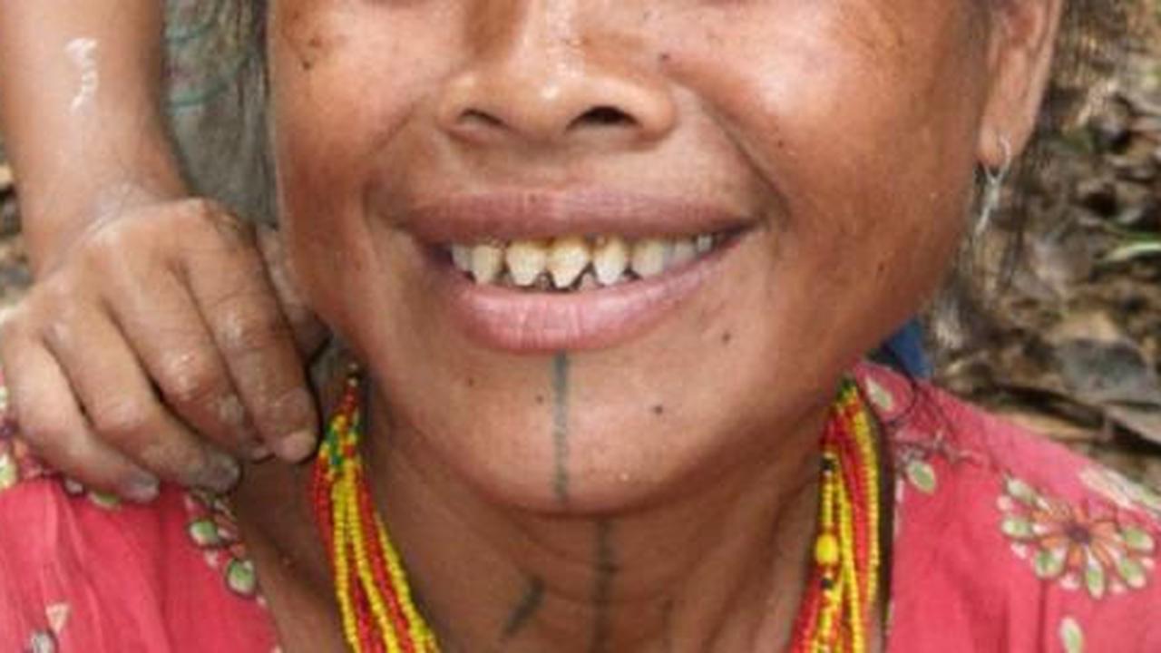 Gigi runcing, simbol kecantikan suku Mentawai