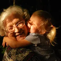 Ilustrasi lansia. Sumber foto: unsplash.com/Ekaterina Shakharova.