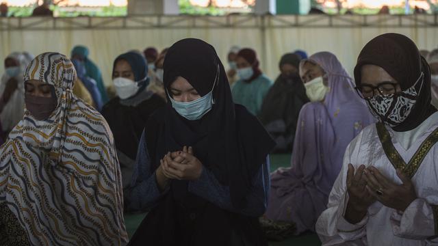 Sholat Ghaib Untuk Kru KRI Nanggala 402