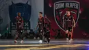 Pemain Grim Reaper, Diakite (tengah kanan) melakukan selebrasi setelah mencetak gol ke gawang Nova Titans dalam laga final Futsal X Series 2 di GOR UNJ, Rawamangun, Jakarta, Minggu (18/01/2026). (Bola.com/Bagaskara Lazuardi)