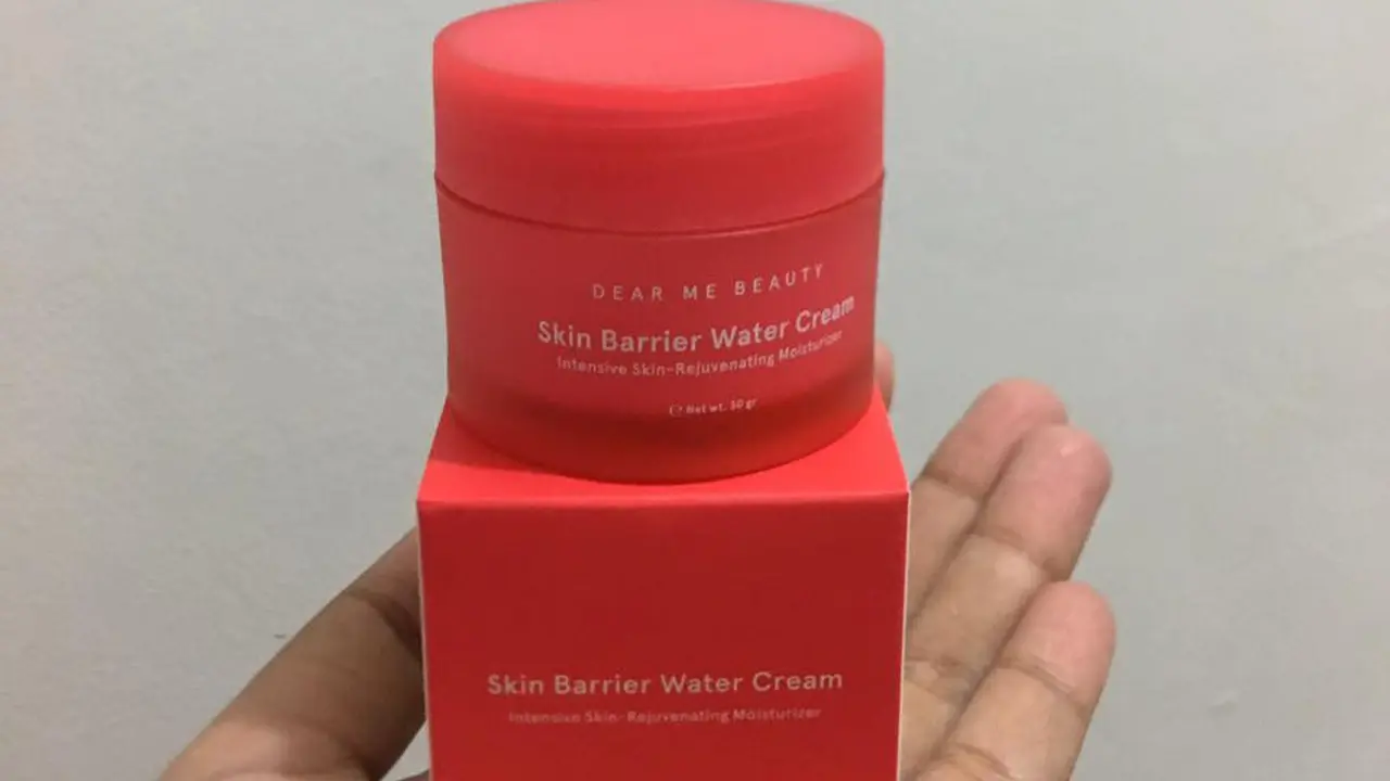 Review: Pelembab Berbasis Air dari Dear Me Beauty untuk Lindungi Pelindung Kulit