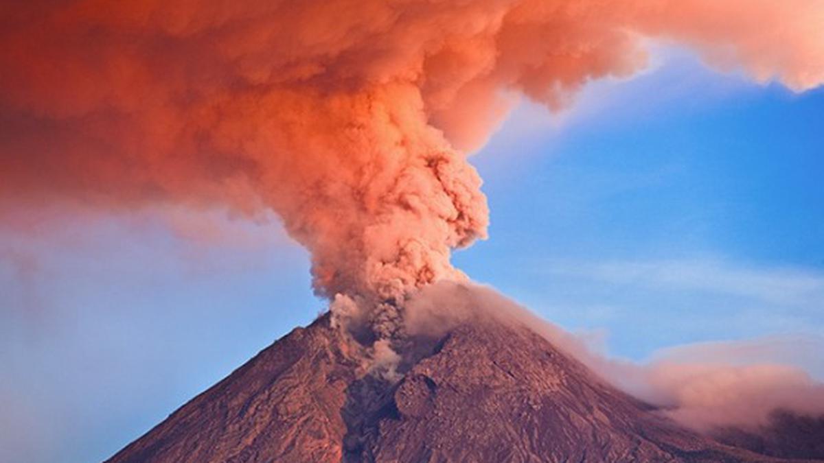 10 Gunung Api Paling Aktif