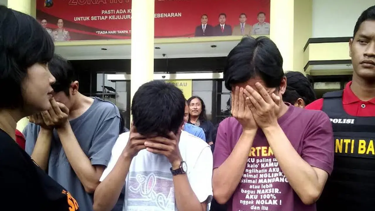 Pesta seks sejenis Surabaya