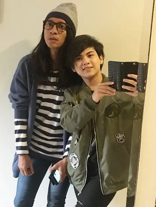 "Kalau saya bilang, rasa cinta saya ke dia itu 1000%. Tapi rasa tidak tenang dan tidak aman itu, 2000%, gitu aja," sambung Aming seperti dikutip dari Liputan6.  (Instagram/amingevlyn)