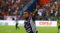 Eks pemain Persegres Gresik United, Rahmad Abanda, berperan besar atas kemenangan Persik saat menjamu Perssu Real Madura, Kamis (27/4/2017). (Bola.com/Robby Firly)