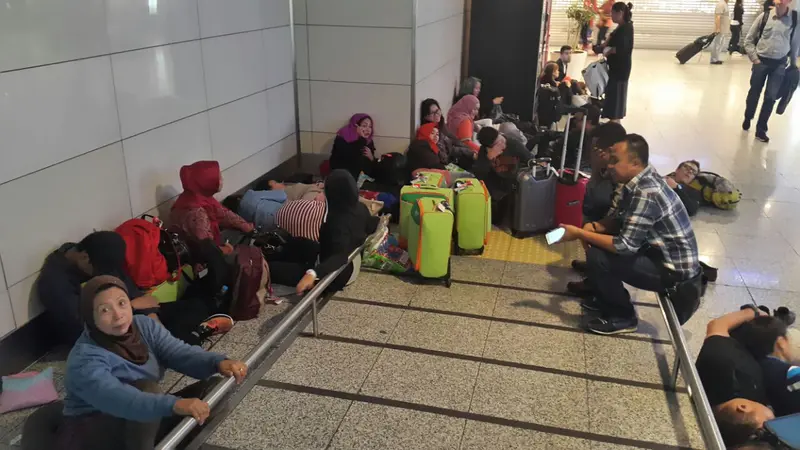 WNI yang terjebak di Bandara Ataturk, Istanbul saat kudeta Turki. (Dokumentasi Kementerian Luar Negeri)