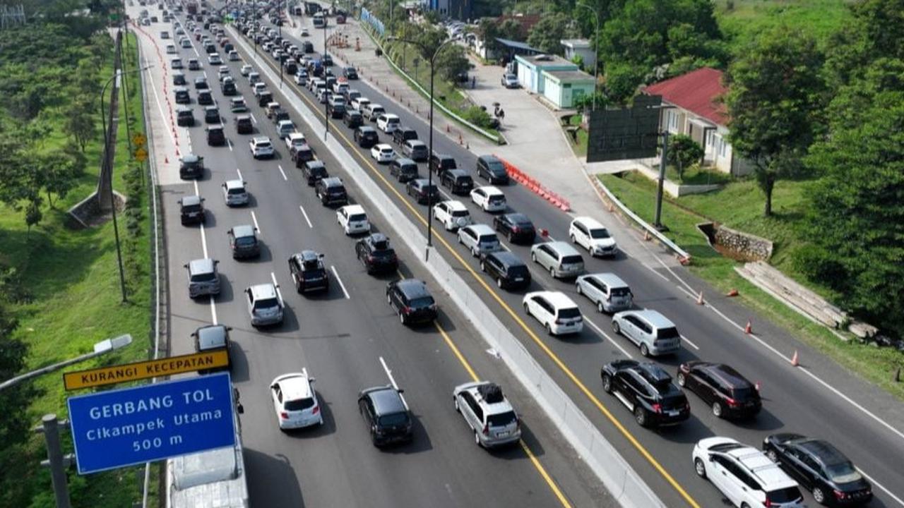 Pemberlakukan Contraflow di Tol Cikampek KM 50-65 Dihentikan, Ini Alasannya