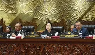 Puan memimpin langsung rapat paripurna pengesahan RUU KIA di Kompleks Parlemen, Senayan, Jakarta, Selasa (4/6/2024). (Tim News).