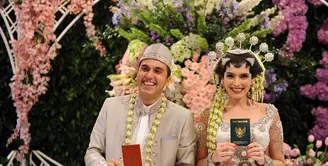 Carissa Putri dan Navies Abdullah Naif menikah pada tahun 2012 [kapanlagi.com]