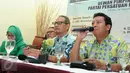 Ketum PPP hasil Muktamar Surabaya, Romahurmuziy, Sekjen PPP Aunur Rofiq, Ketua DPP PPP Bidang Hukum M Soleh Amin dan Waketum Ermalena Muslim (ka-ki) menyampaikan paparan pada Refleksi Akhir Tahun PPP di Jakarta, Selasa (29/12). (Liputan6.com/Helmi Afandi)