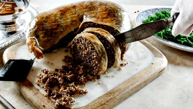 Classic Meatloaf Recipe: Easy, Juicy, and Delicious!