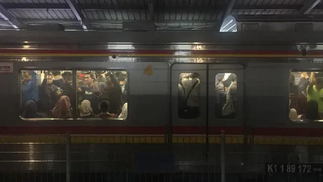 Penumpukan di Tanah Abang