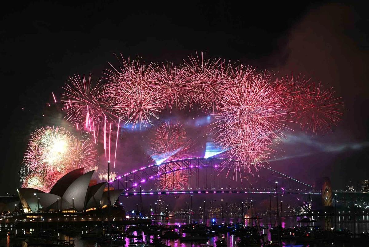 FOTO: Kembang Api Sambut Tahun Baru 2026 di Sydney