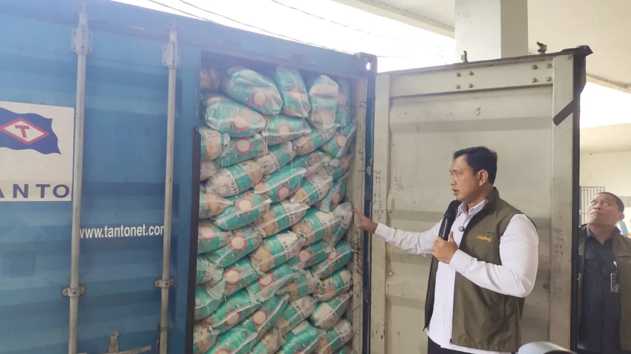 Ahmad Rizal Ramdhani, Direktur Bulog