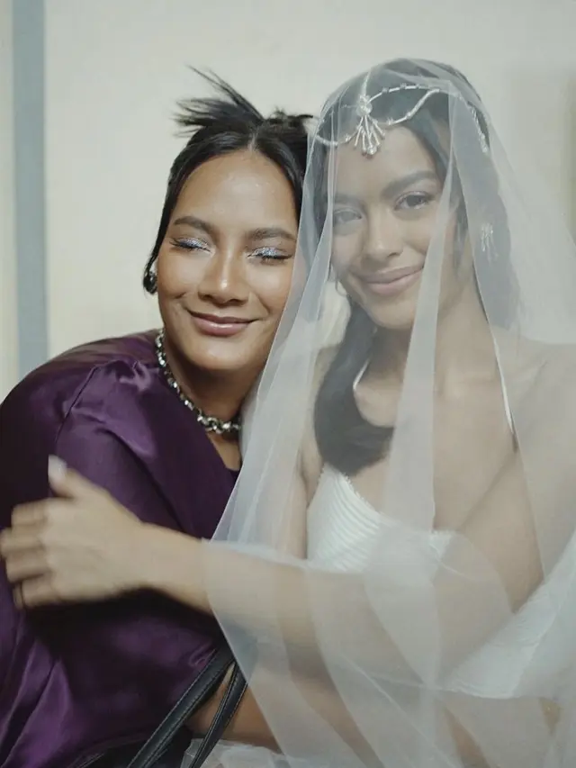 Riasan Wajah Tara Basro Saat Menjadi Bridesmaid di Pernikahan Eva Celia, credit: Instagram @tarabasro