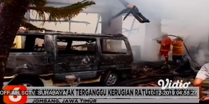 VIDEO: Gudang Obat dan Ambulance di RSUD Ploso Jombang Terbakar