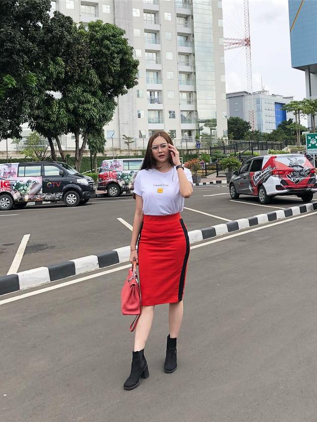 [Bintang] Aura Kasih